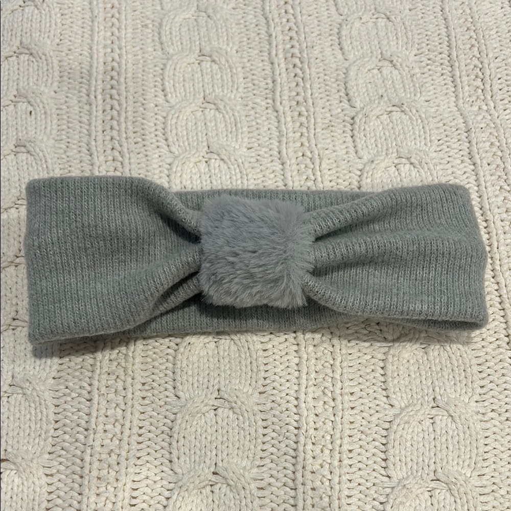 Chic Gray Bow Knit Headband